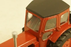Трактор ЛТЗ Т-40, красный, Бригадир 1:43