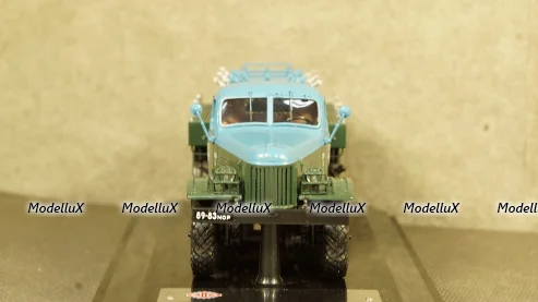 Москвич-427, голубой, Агат 1:43