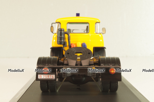 Barreiros Super Azor tractor 1964, yellow, Modellux 1:43