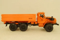 Урал-5557,Колхозник, уценка. Элекон 1:43