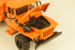 Урал-5557,Колхозник, уценка. Элекон 1:43