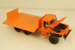 Урал-5557,Колхозник, уценка. Элекон 1:43