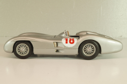 Mercedes-Benz W196R # 18 1954, silver, Franklin Mint 1:24