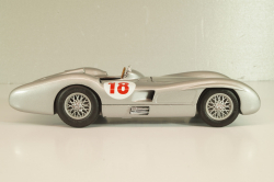 Mercedes-Benz W196R # 18 1954, silver, Franklin Mint 1:24