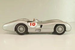 Mercedes-Benz W196R # 18 1954, silver, Franklin Mint 1:24