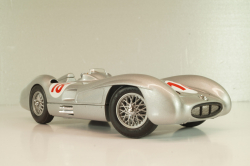 Mercedes-Benz W196R # 18 1954, silver, Franklin Mint 1:24