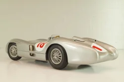 Mercedes-Benz W196R # 18 1954, silver, Franklin Mint 1:24