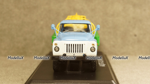Mercedes GLE (V167) year 2018 designo diamond white, Norev 1:43