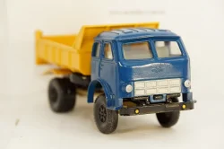 Зил-4331 бортовой с прицепом красный/черный, з-д Вега 1:43