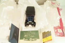 Ford Model A Tudor 1930, blue, Franklin Mint 1:24