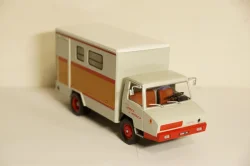 Berliet Stradair 50 1968 IXO 1:43