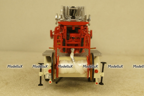 Mercedes L3500  DL17 Feuerwehr Bensheim 1950 red/white, 439350081, Minichamps 1:43