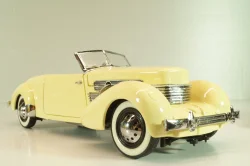 Cord 812 Phaeton Coupe yellow, 1937, Franklin Mint 1:24