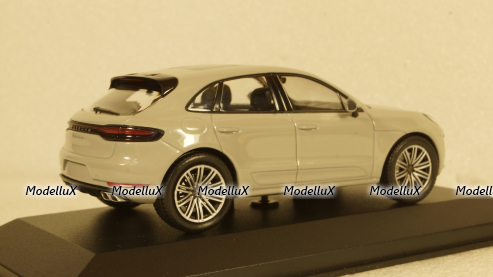 Porsche Macan Turbo 2019 lightgrey,WAP0206020J, Minichamps 1:43