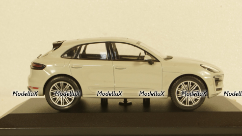 Porsche Macan Turbo 2019 lightgrey,WAP0206020J, Minichamps 1:43