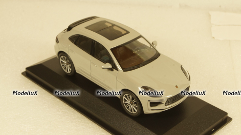 Porsche Macan Turbo 2019 lightgrey,WAP0206020J, Minichamps 1:43