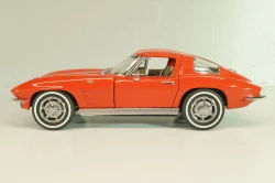 Chevrolet Corvette (C2) Sting ray 1965, red, Franklin Mint 1:24