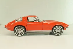 Chevrolet Corvette (C2) Sting ray 1965, red, Franklin Mint 1:24