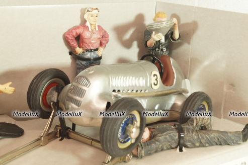 Mercedes-Benz Racing Car with 6 Figures set, No.01017, Schuco-Classic , Schuco
