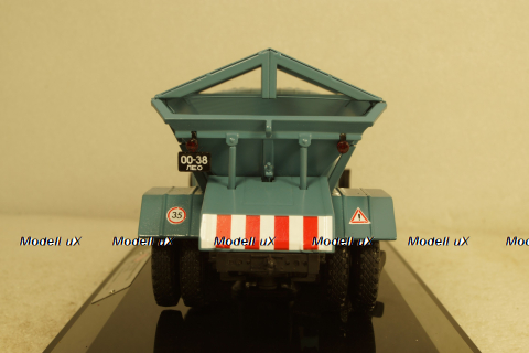 ПР-130 пескоразбрасыватель на шасси Зил-130 1968г, голубой, 113023, DiP Models 1:43