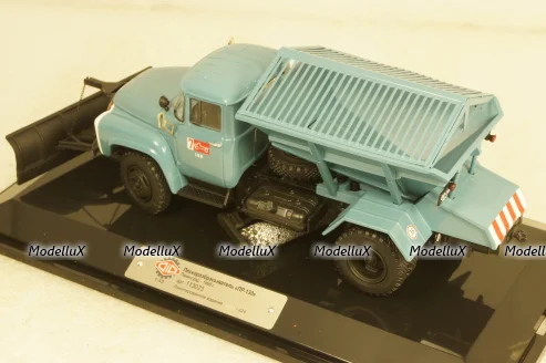 ПР-130 пескоразбрасыватель на шасси Зил-130 1968г, голубой, 113023, DiP Models 1:43