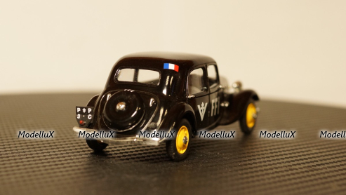 Citroen Traction 11, Legere 1944