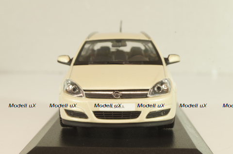 Opel Astra (H) Caravan 2003, beige, Minichamps 1:43