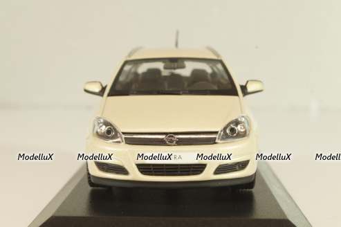 Opel Astra (H) Caravan 2003, beige, Minichamps 1:43
