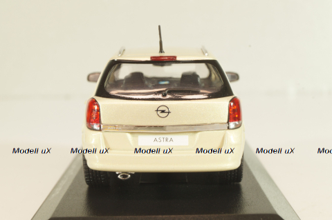 Opel Astra (H) Caravan 2003, beige, Minichamps 1:43