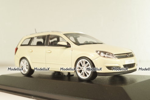 Opel Astra (H) Caravan 2003, beige, Minichamps 1:43