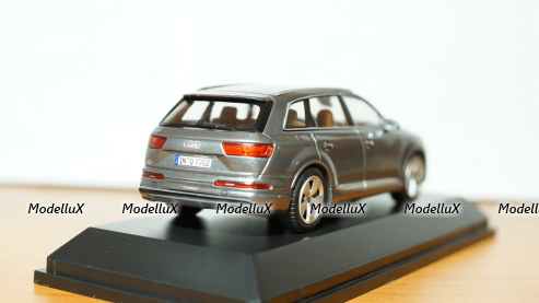 Audi Q7 2015 greymetallic, 5011407633, Spark 1:43