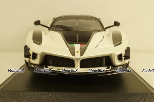 Ferrari FXX-K Evoluzione #70 2018, Bburago 1:18