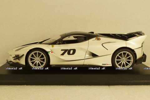 Ferrari FXX-K Evoluzione #70 2018, Bburago 1:18