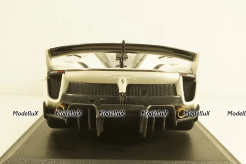 Ferrari FXX-K Evoluzione #70 2018, Bburago 1:18