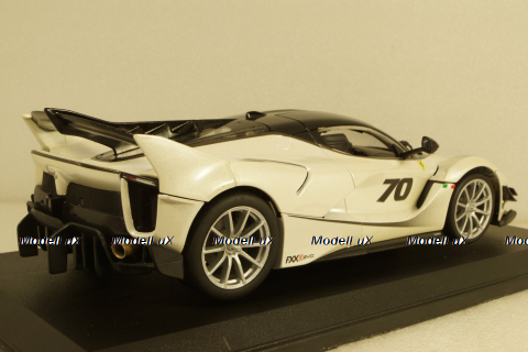 Ferrari FXX-K Evoluzione #70 2018, Bburago 1:18