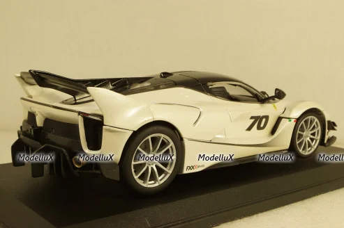 Ferrari FXX-K Evoluzione #70 2018, Bburago 1:18