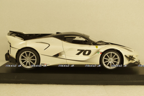 Ferrari FXX-K Evoluzione #70 2018, Bburago 1:18