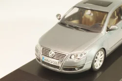 Volkswagen Passat (B6) 2005, grey, 3C0099300A7T, Minichamps 1:43