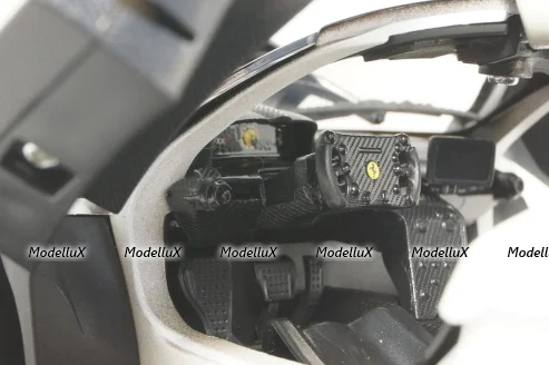 Ferrari FXX-K Evoluzione #70 2018, Bburago 1:18