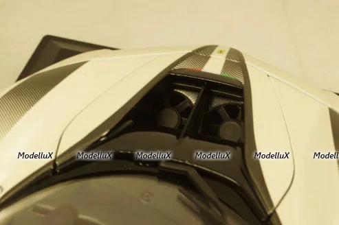 Ferrari FXX-K Evoluzione #70 2018, Bburago 1:18