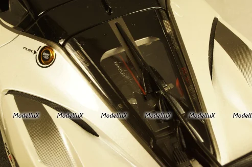 Ferrari FXX-K Evoluzione #70 2018, Bburago 1:18