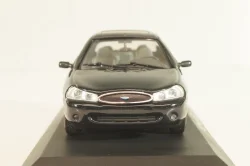 Ford Mondeo Ghia sedan (MK3) 1992, dark green, Minichamps 1:43