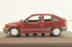 Opel Kadett (E) 1984, red metallic, 940045901, Maxichamps 1:43