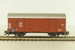 Вагон грузовой, крытый, 2-х осный DB, коричневый, HO, 46042, Roco 1:87