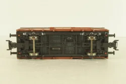 Вагон грузовой, крытый, 2-х осный DB, коричневый, HO, 46042, Roco 1:87