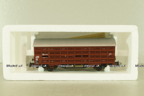 Вагон для перевозки животных "скотовоз", 2-х осный DB, коричневый, HO, 46035, Roco 1:87