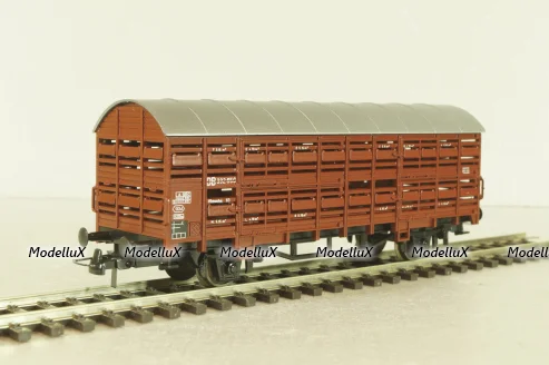 Вагон для перевозки животных "скотовоз", 2-х осный DB, коричневый, HO, 46035, Roco 1:87
