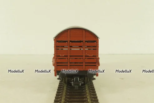 Вагон для перевозки животных "скотовоз", 2-х осный DB, коричневый, HO, 46035, Roco 1:87