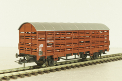 Вагон для перевозки животных "скотовоз", 2-х осный DB, коричневый, HO, 46035, Roco 1:87