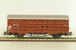 Вагон для перевозки животных "скотовоз", 2-х осный DB, коричневый, HO, 46035, Roco 1:87